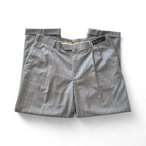 Elegant Gray Plaid Men's Dress Pants Italia Size 40 with Pleats and Cuffs